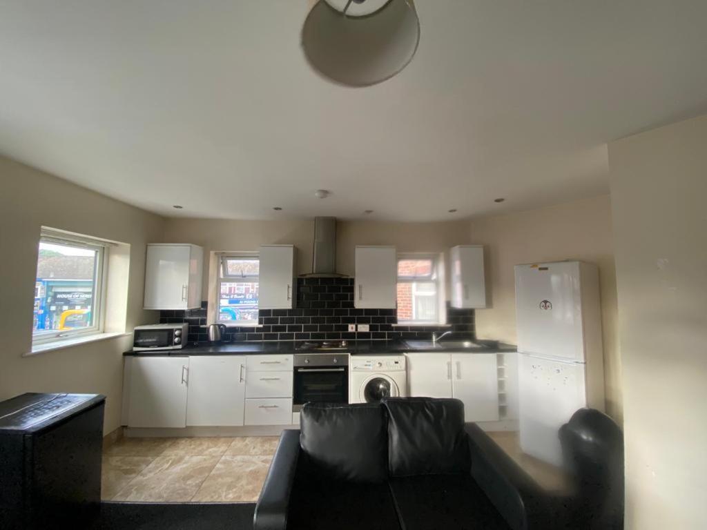 Cosy Living Lejlighed Camberley Eksteriør billede